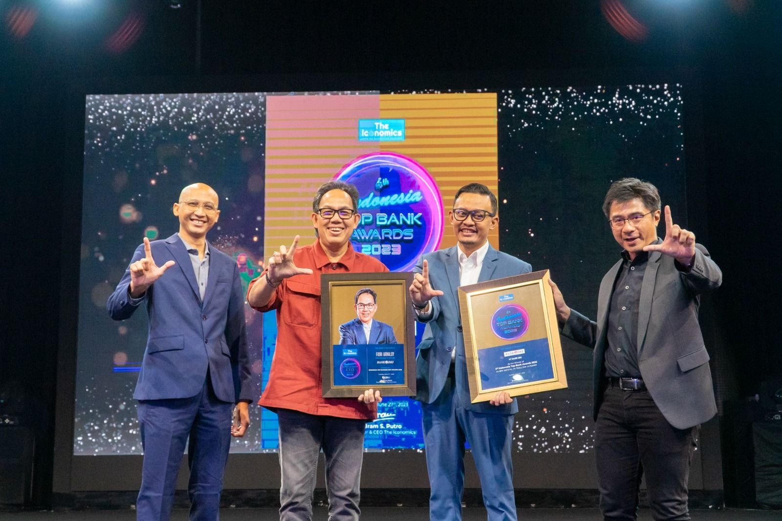 Brilliant Performance, Bank DKI Wins Indonesia Top Bank Awards 2023 and Top Banking CEO 2023