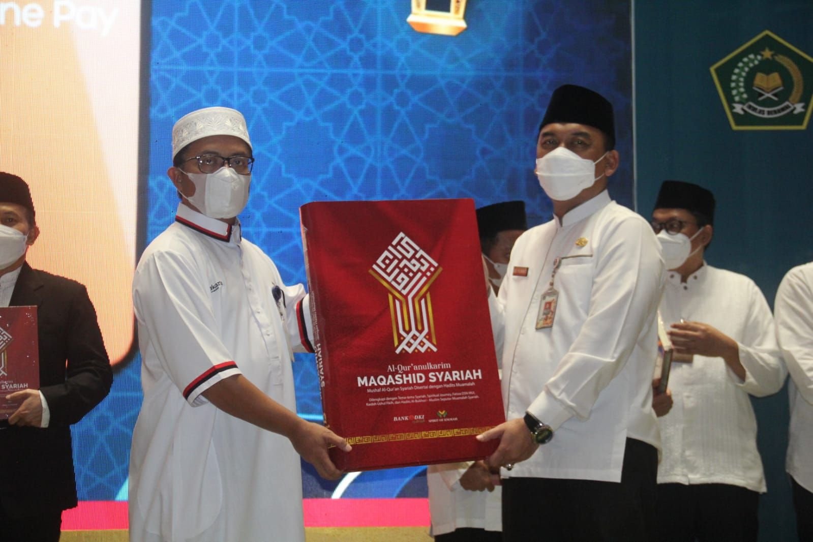 Supporting Sharia Economic Development, UUS Bank DKI Presents Al-Qur'an Mushaf