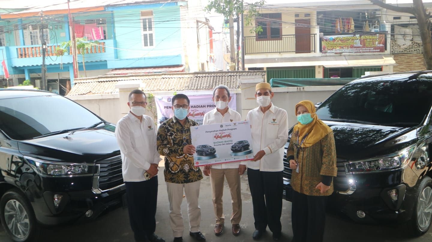 Bank DKI Hands Over JakOne Vaganza 2021 Program Prizes to BAZNAS (BAZIS) DKI Jakarta Province