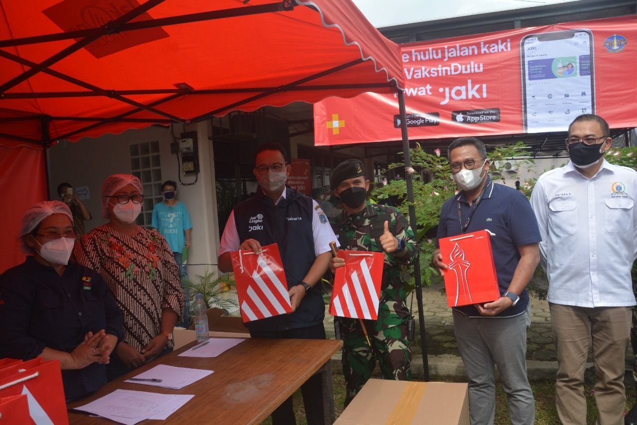 Anies Appreciates Bank DKI's Contribution Regarding Collaboration in Handling Covid-19