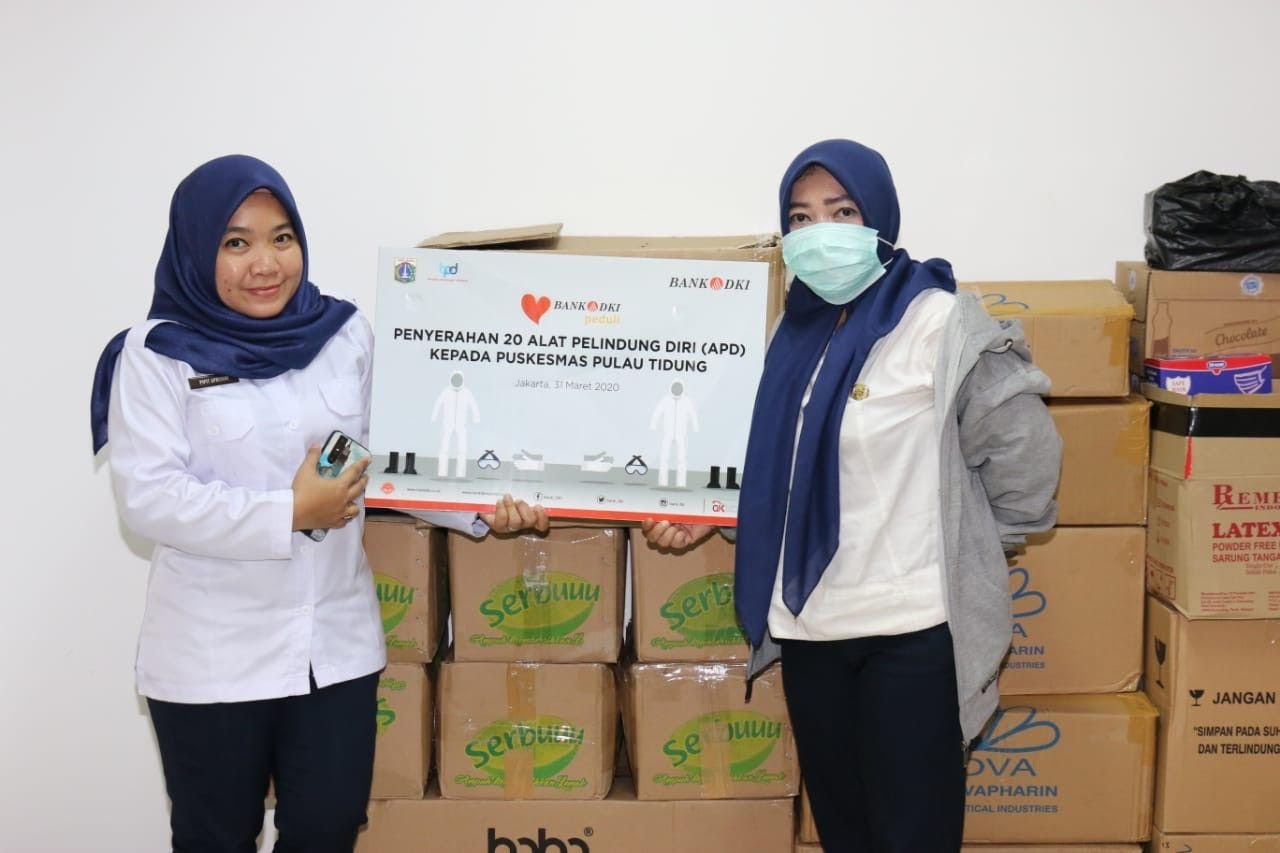 Bank DKI Provides Personal Protective Equipment to Tidung Island Medical Personnel