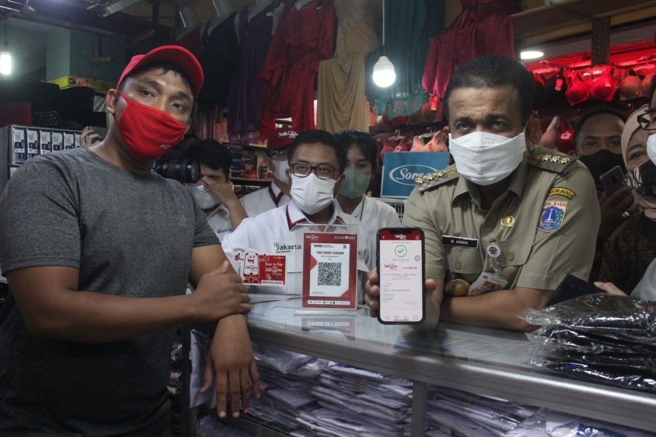 Encouraging Market Digitalization, Bank DKI Supports the Implementation of SIAP QRIS at the Perumnas Klender Market, East Jakarta