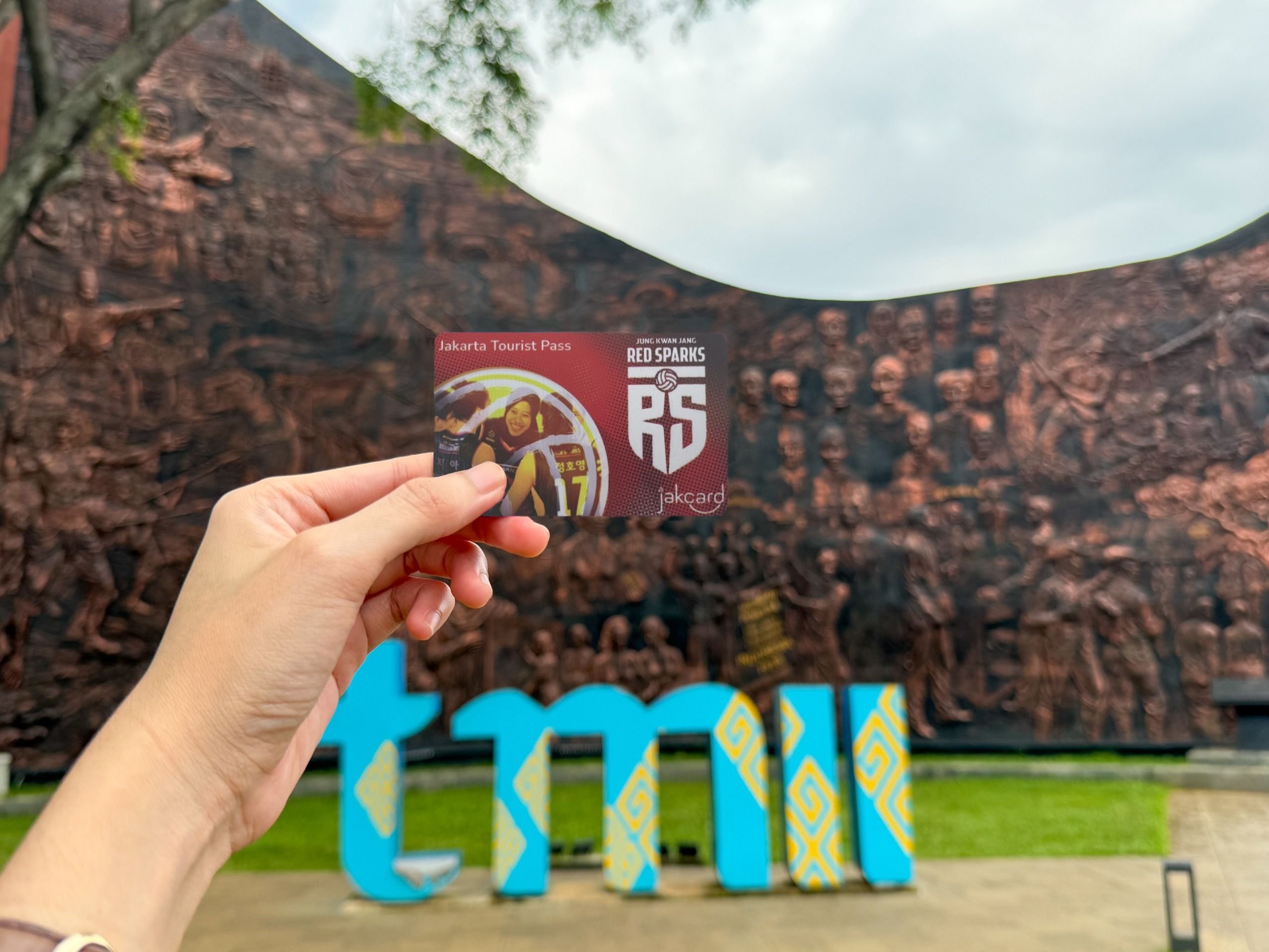 Exploring Jakarta, Bank DKI Introduces the Jakarta Tourist Pass to the Red Sparks Volleyball Team