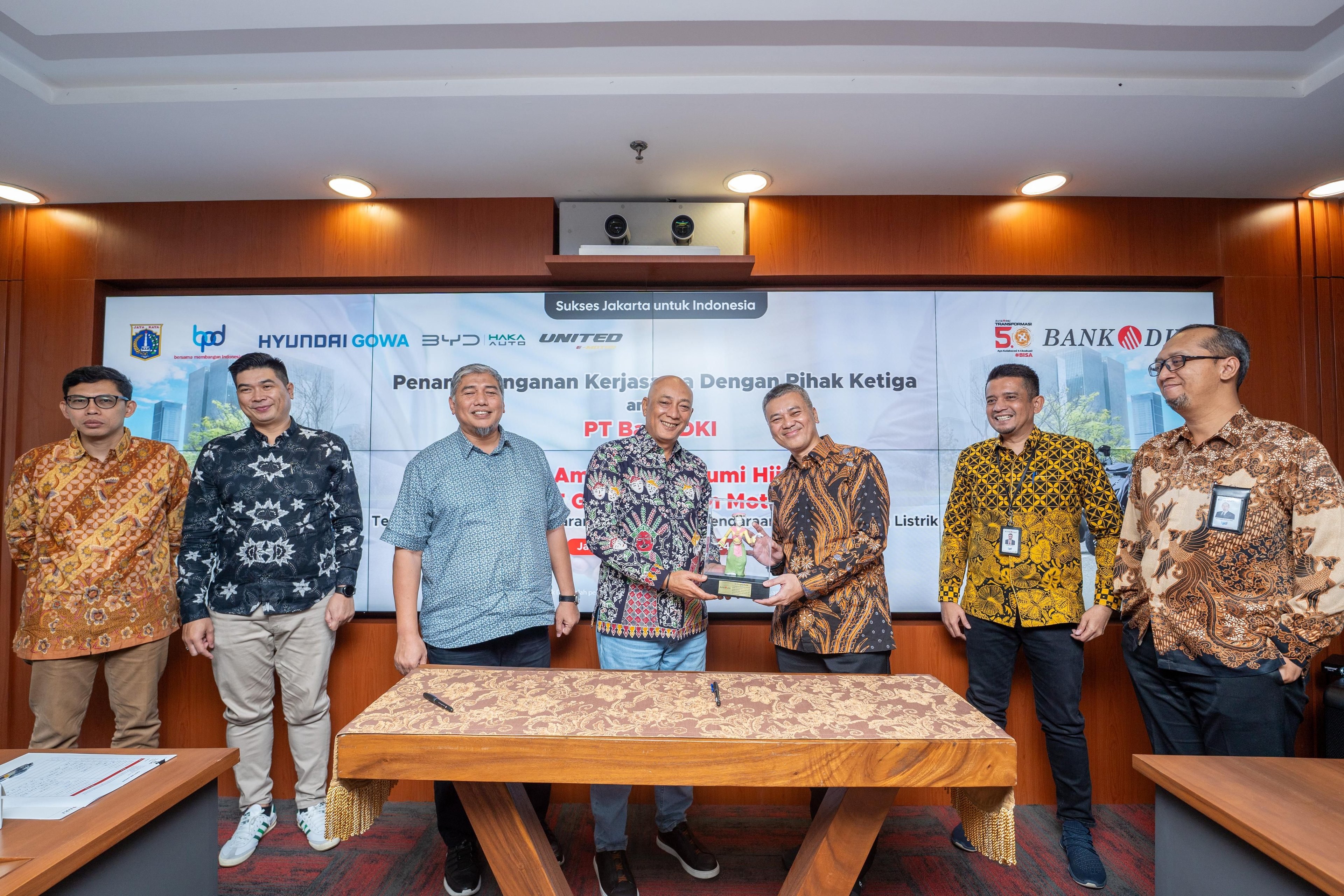 Facilitating Environmentally Friendly Vehicle Ownership, Bank DKI Collaborates with PT Bumi Hijau Motor, PT Gowa Modern Motor, and PT Kars Inti Amanah