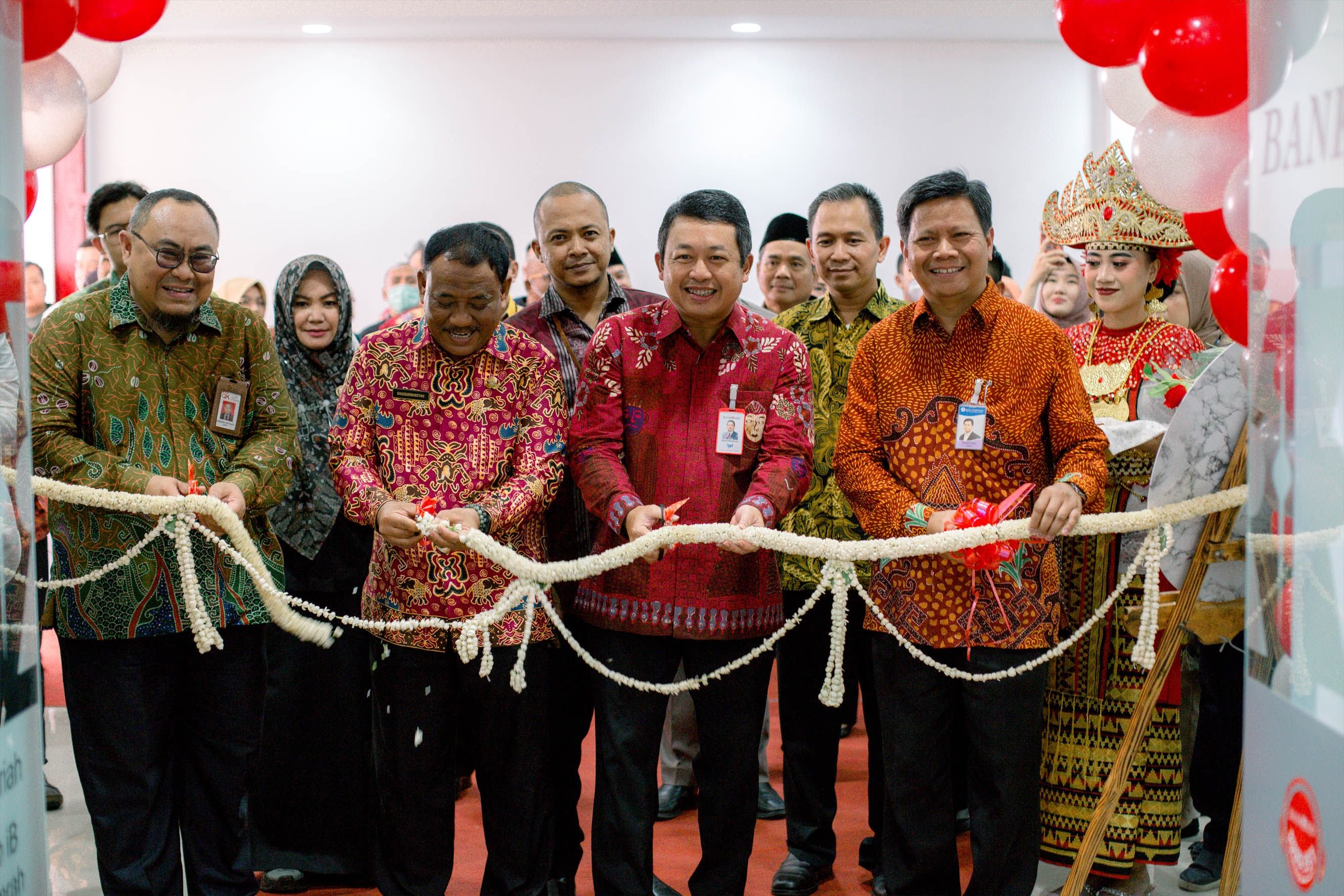 Expanding Out-of-City Services, Bank DKI Inaugurates Lampung Branch Office and Lampung Syariah Branch Office