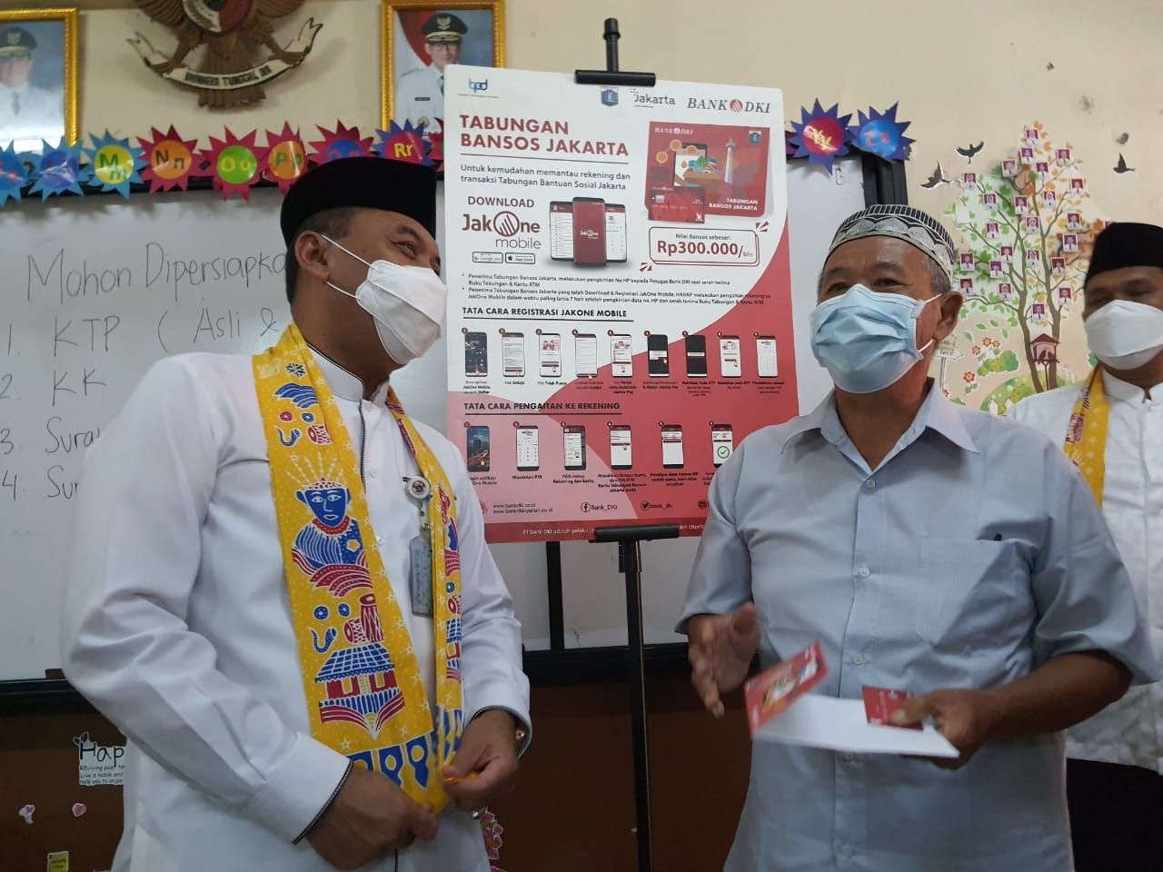 Visit the BST Distribution Location, Mayor of West Jakarta: Orderly and Complying with Health Protocols