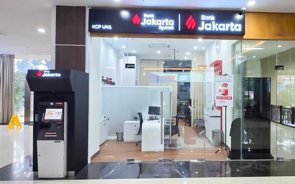 Bank Jakarta Comes Closer, Opening KCP UNS as a Form of Expansion and Services for the Campus Community