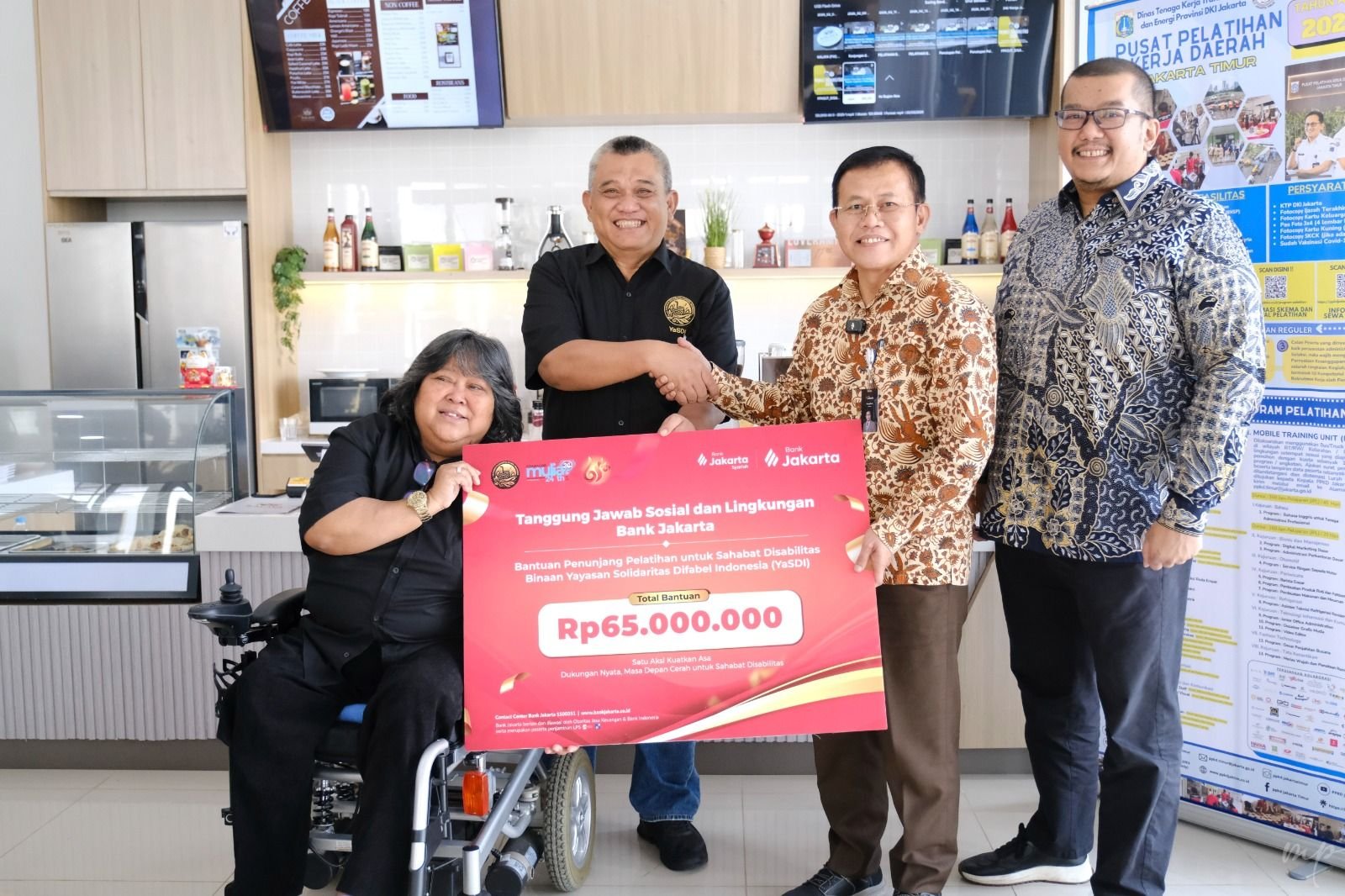 Bank Jakarta Distributes Aid to Friends with Disabilities Assisted by YaSDI