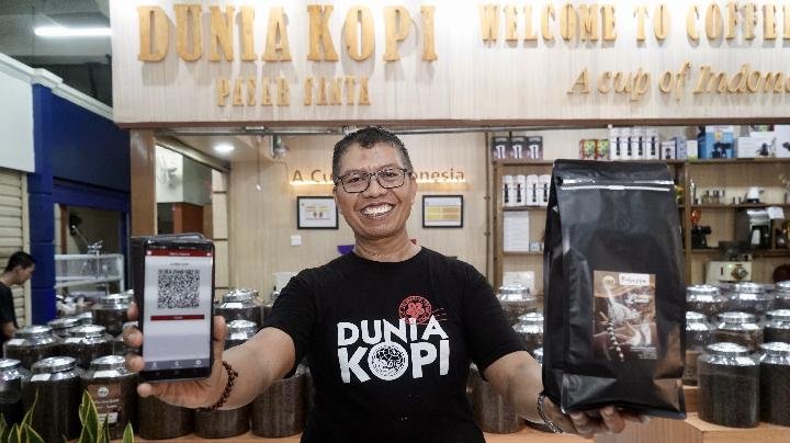 The Success Story of Dunia Kopi's Proprietor in Adopting JakOne Mobile