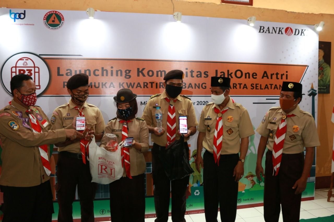 Bank DKI Invites South Jakarta Scouts to Care About the Environment with JakOne Artri