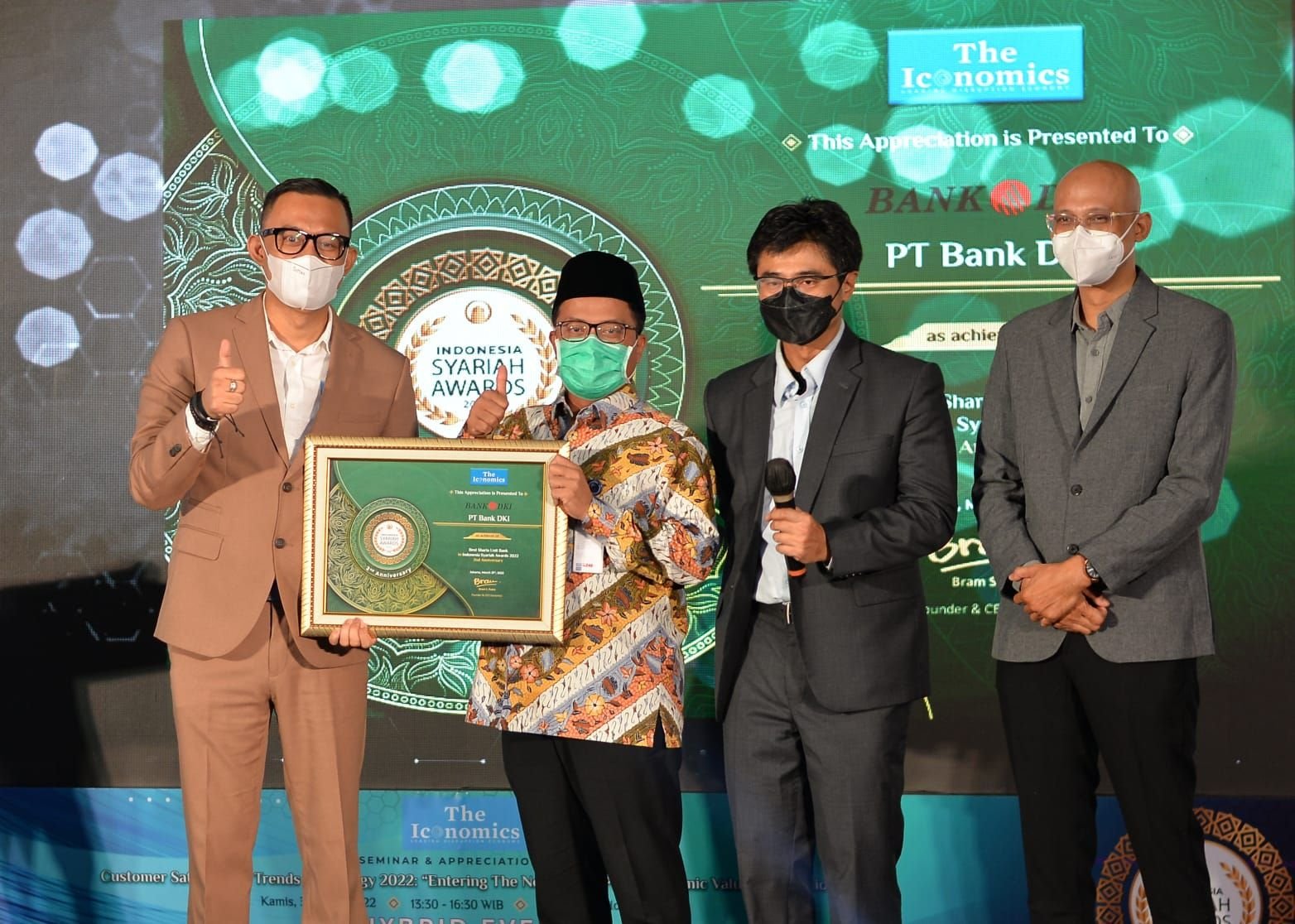 Bank DKI Wins the 2022 Indonesia Syariah Award