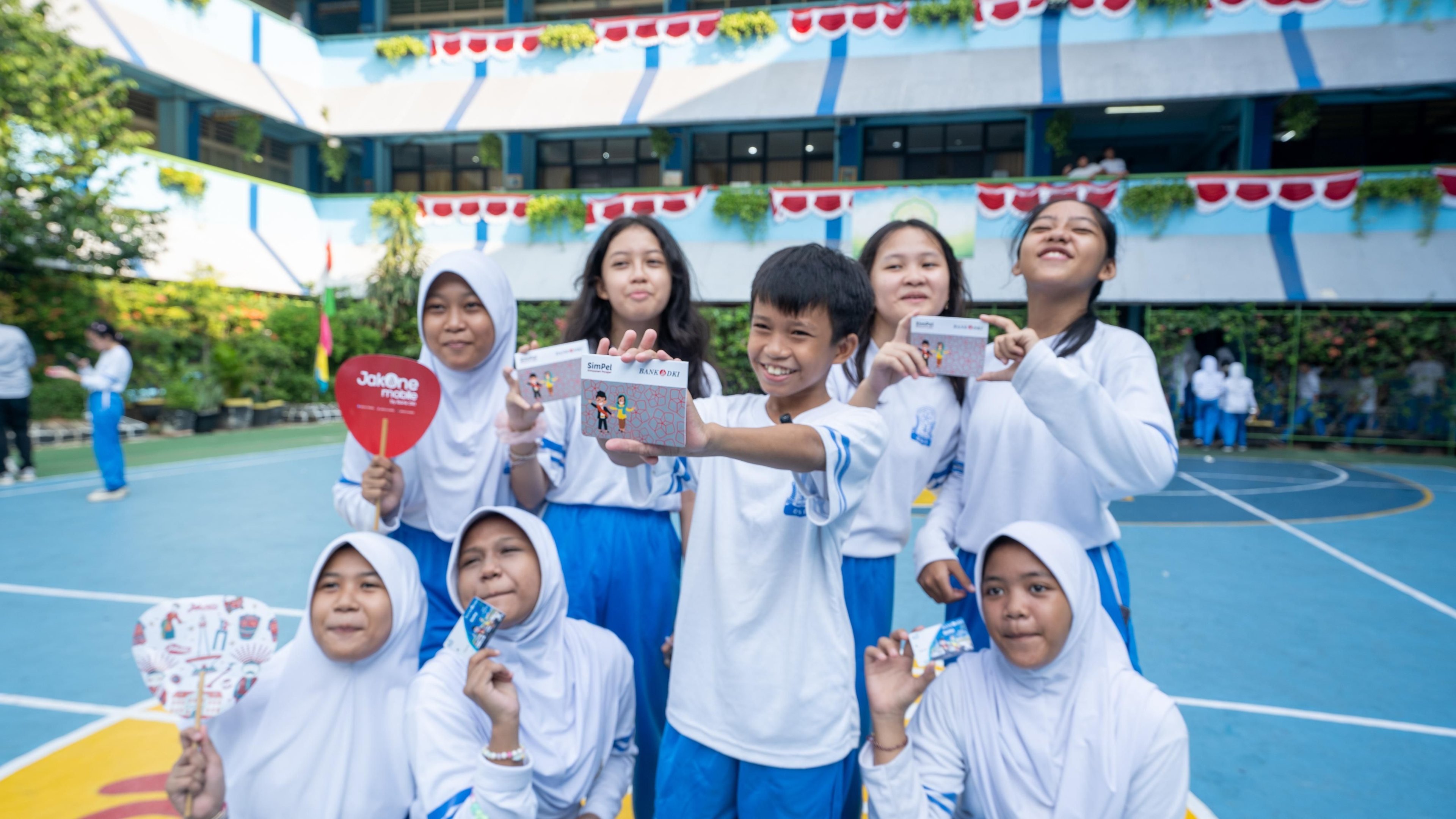 Supporting Increasing Financial Literacy Among Students, Bank DKI Holds SimPel Savings Socialization and KEJAR Program