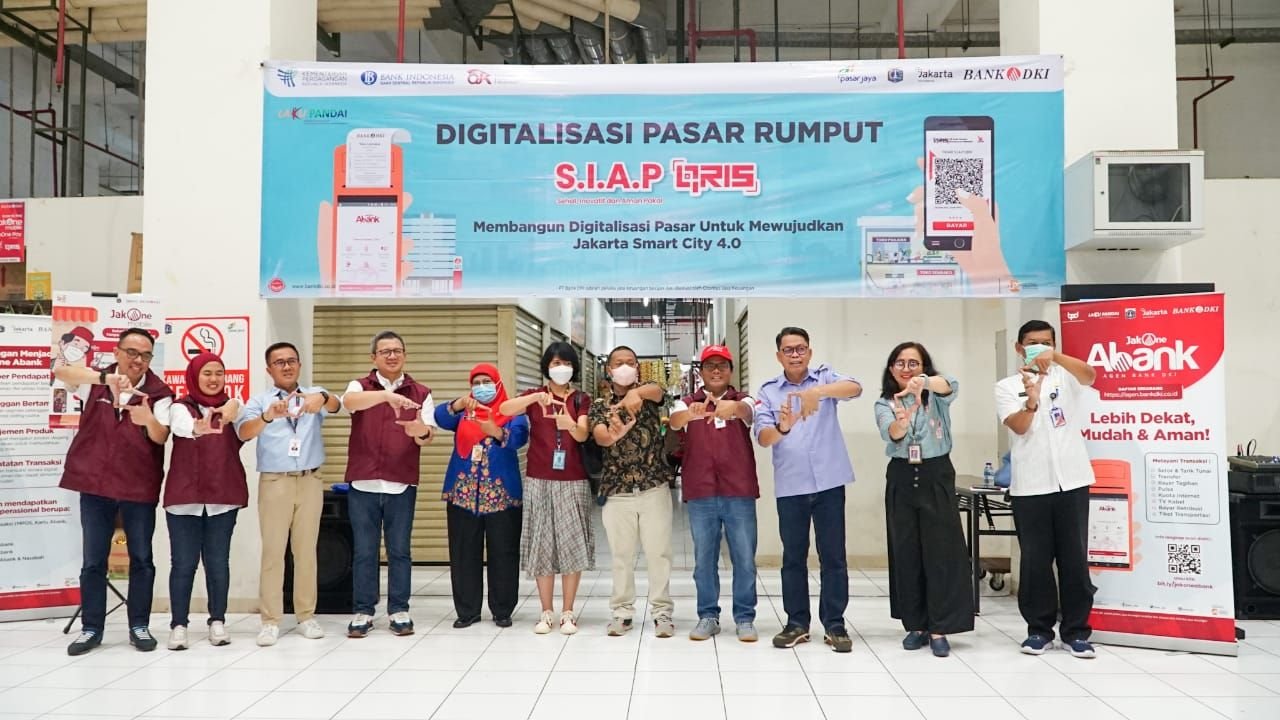 Providing Ease of Non-Cash Transactions, Bank DKI Implements Digitalization at the South Jakarta Grass Market