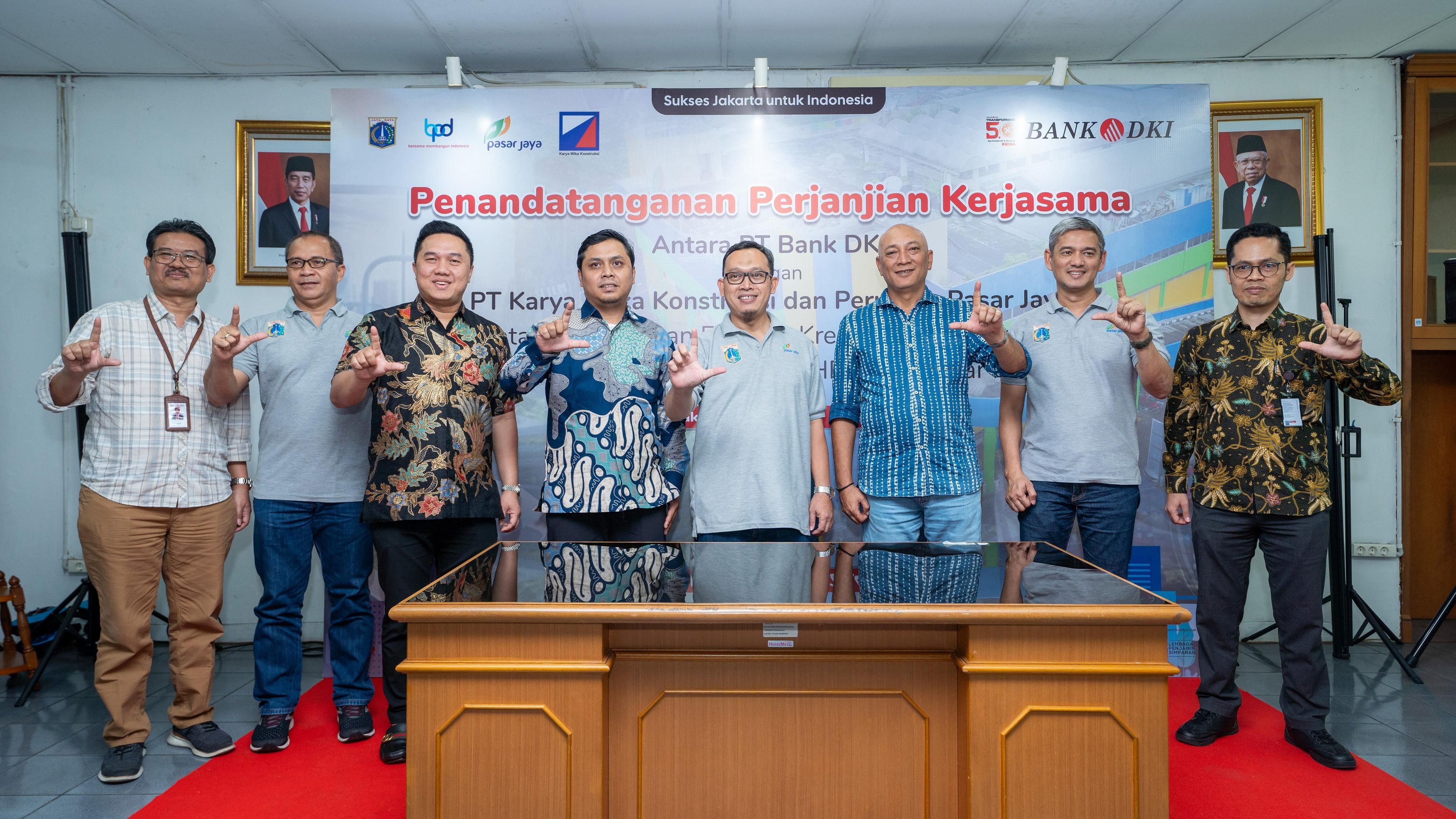 Synergy between Bank DKI, Perumda Pasar Jaya and PT Karya Wika Construction, Provides Credit Facilities for Ownership of Selling Places at Pramuka Market