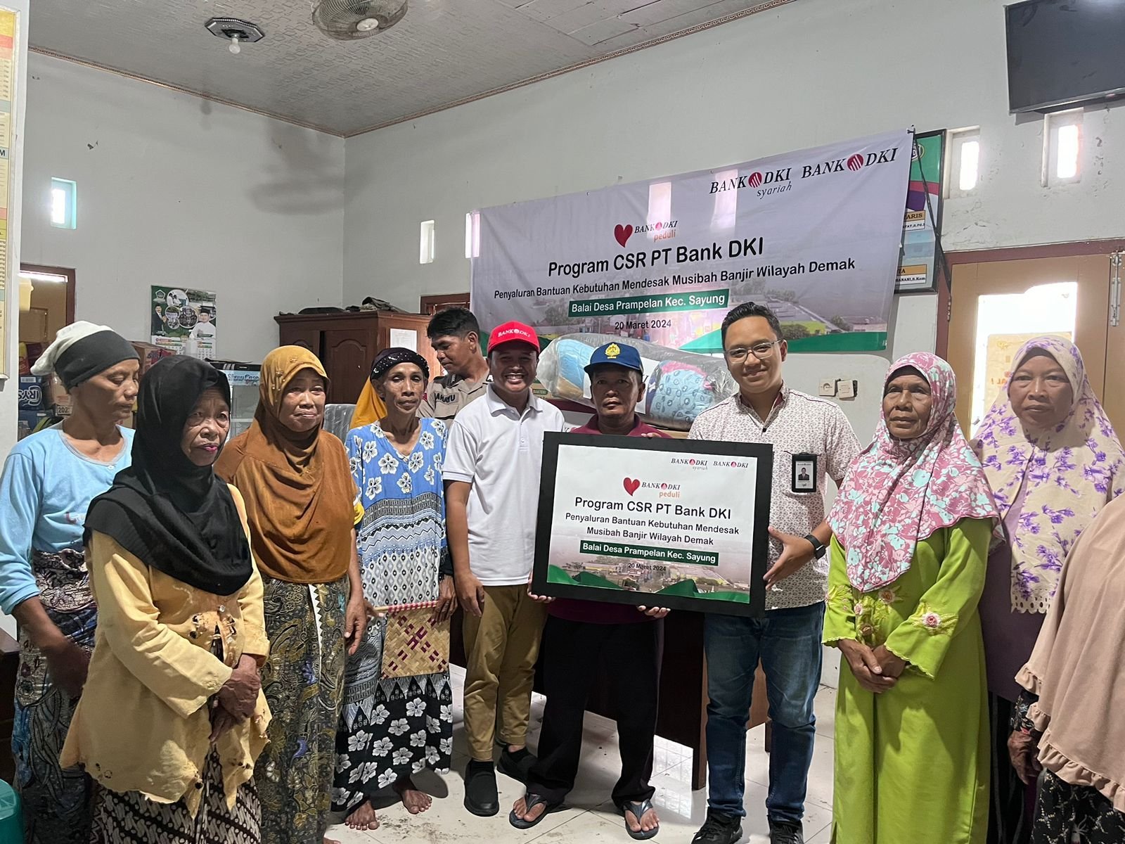 Bank DKI Peduli Distributes Aid to Communities Affected by Floods in the Demak Area
