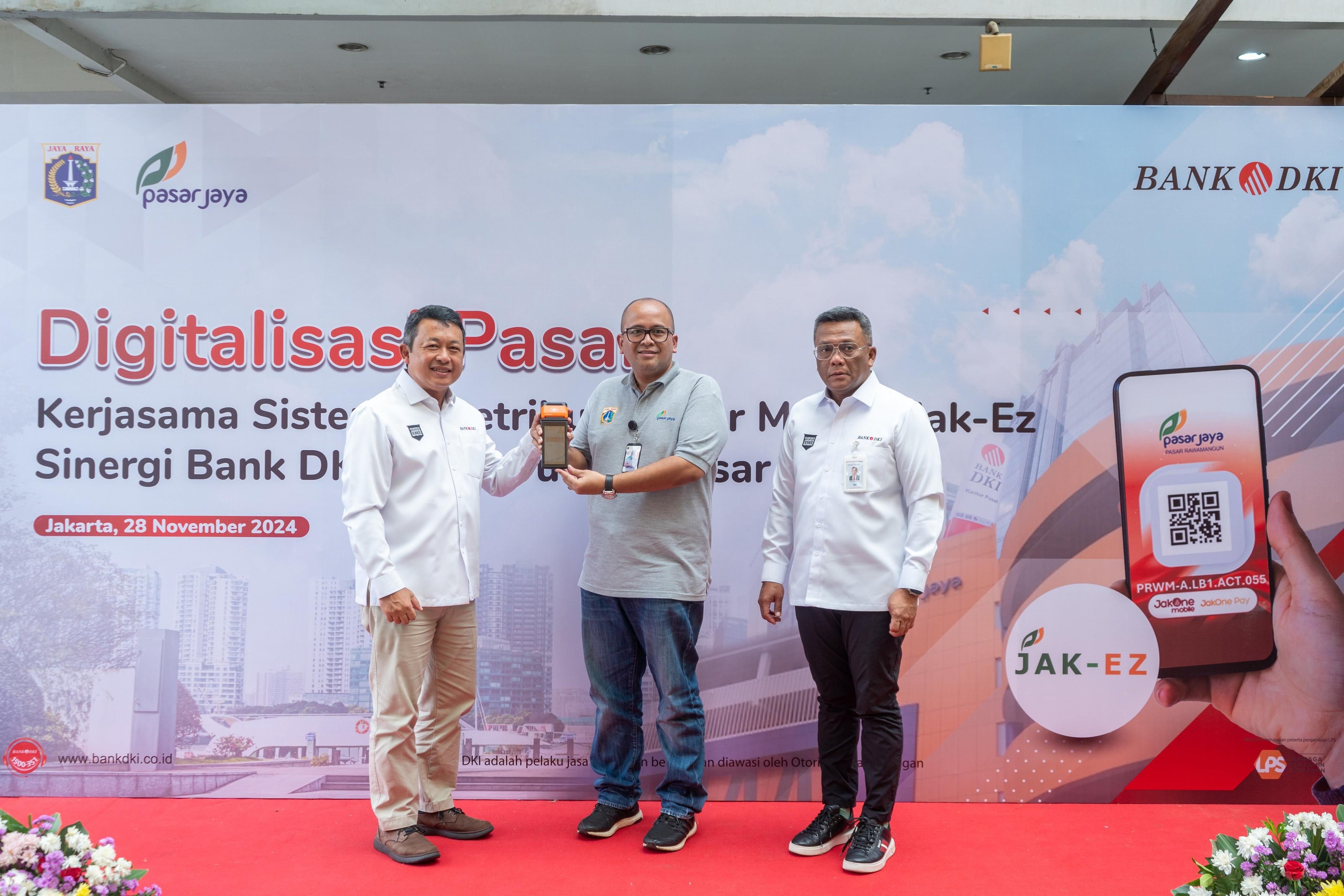 Synergy between Bank DKI and Perumda Pasar Jaya Presents JakEz Solution for Digitalization of Traditional Market Levy