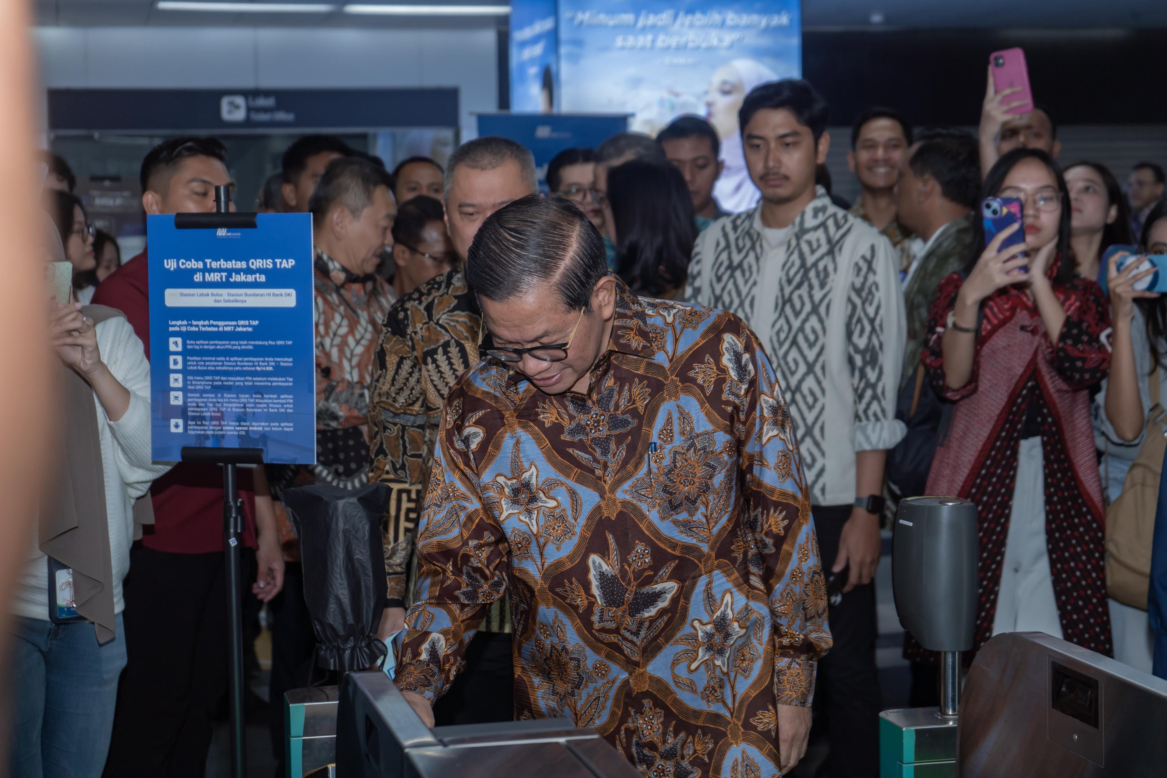 Governor Pramono Encourages Bank DKI's Role in Implementing Bank Indonesia's QRIS Tap NFC